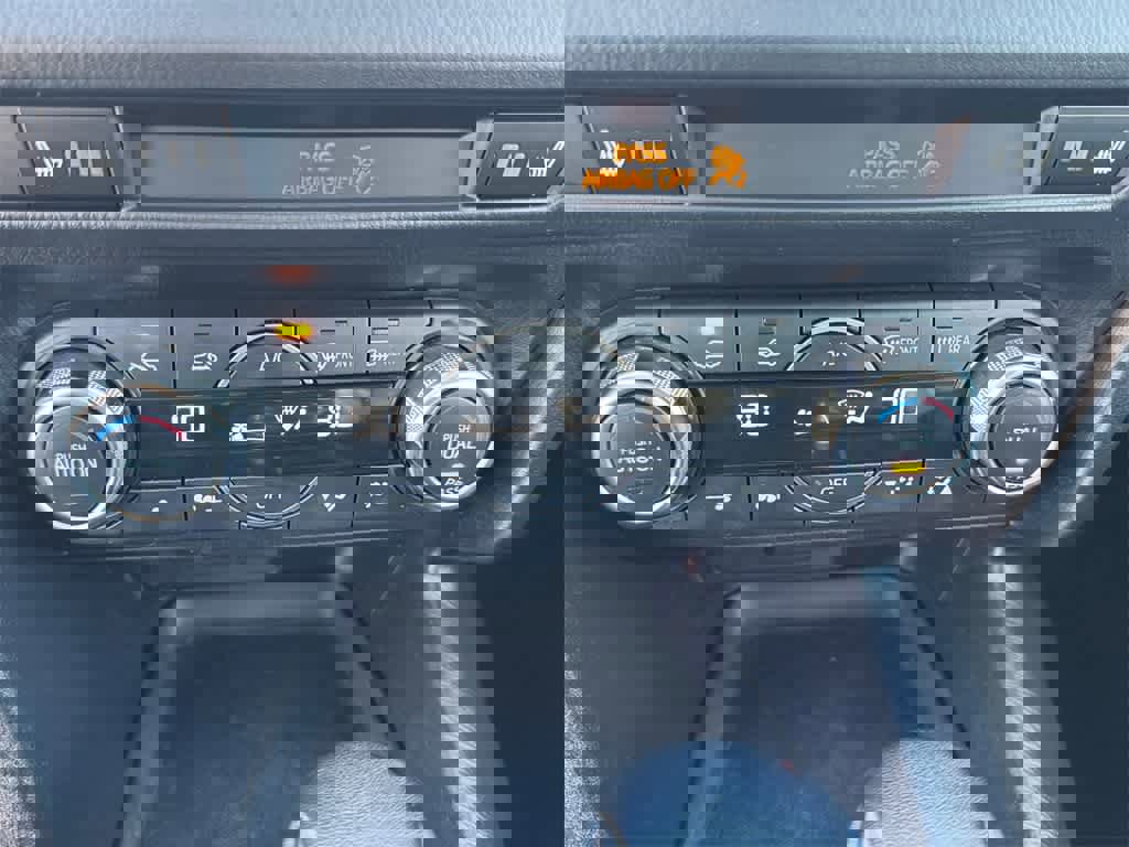 Used 2017 MAZDA MAZDA3 Touring image 28