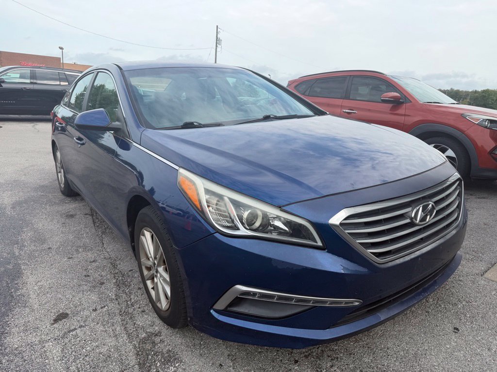 Used 2015 Hyundai Sonata SE FWD image 2