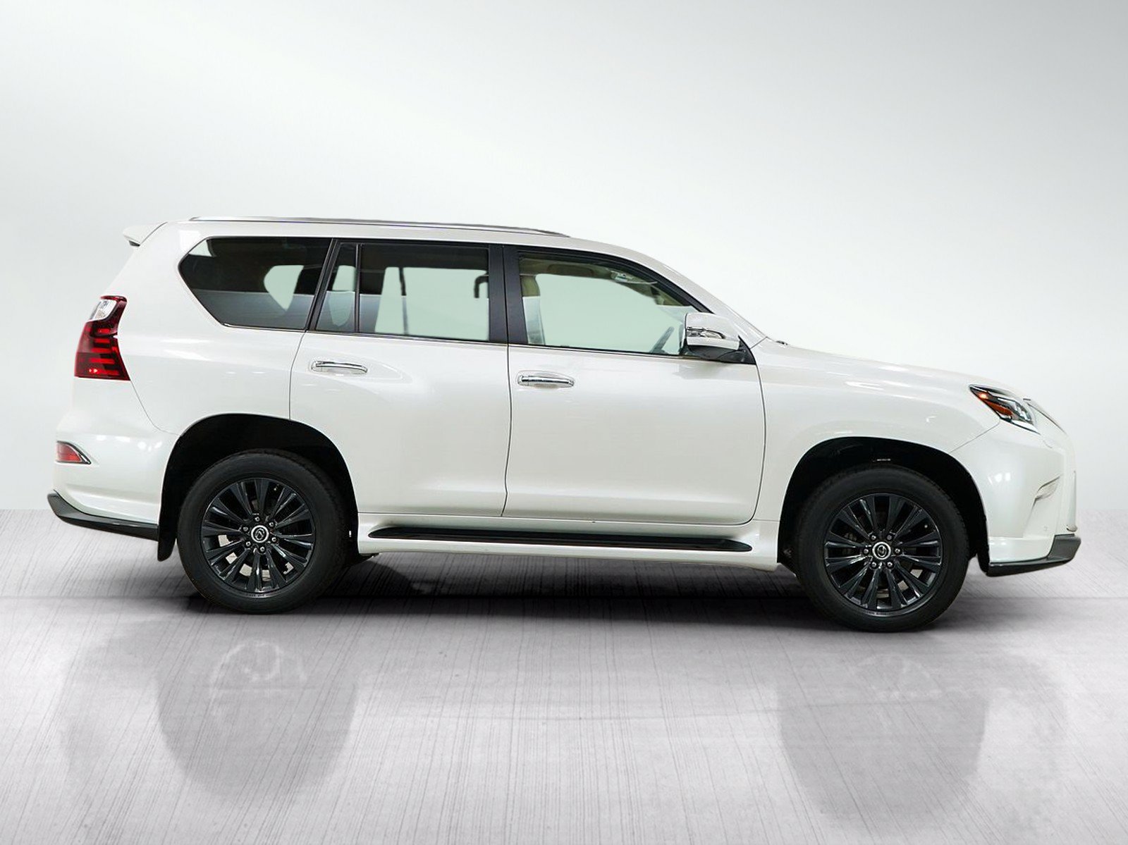 Used 2022 Lexus GX 460 Premium w/ Accessory Package AWD/4WD image 6