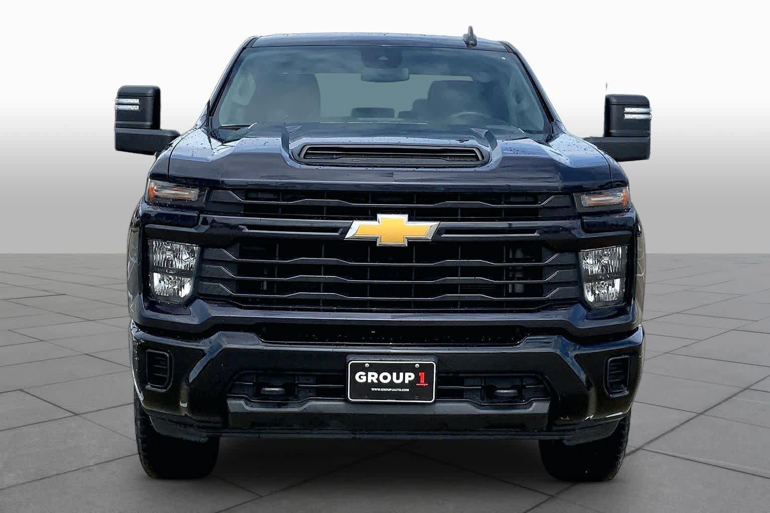 Used 2024 Chevrolet Silverado 2500 Custom w/ Custom Convenience Package AWD/4WD image 4