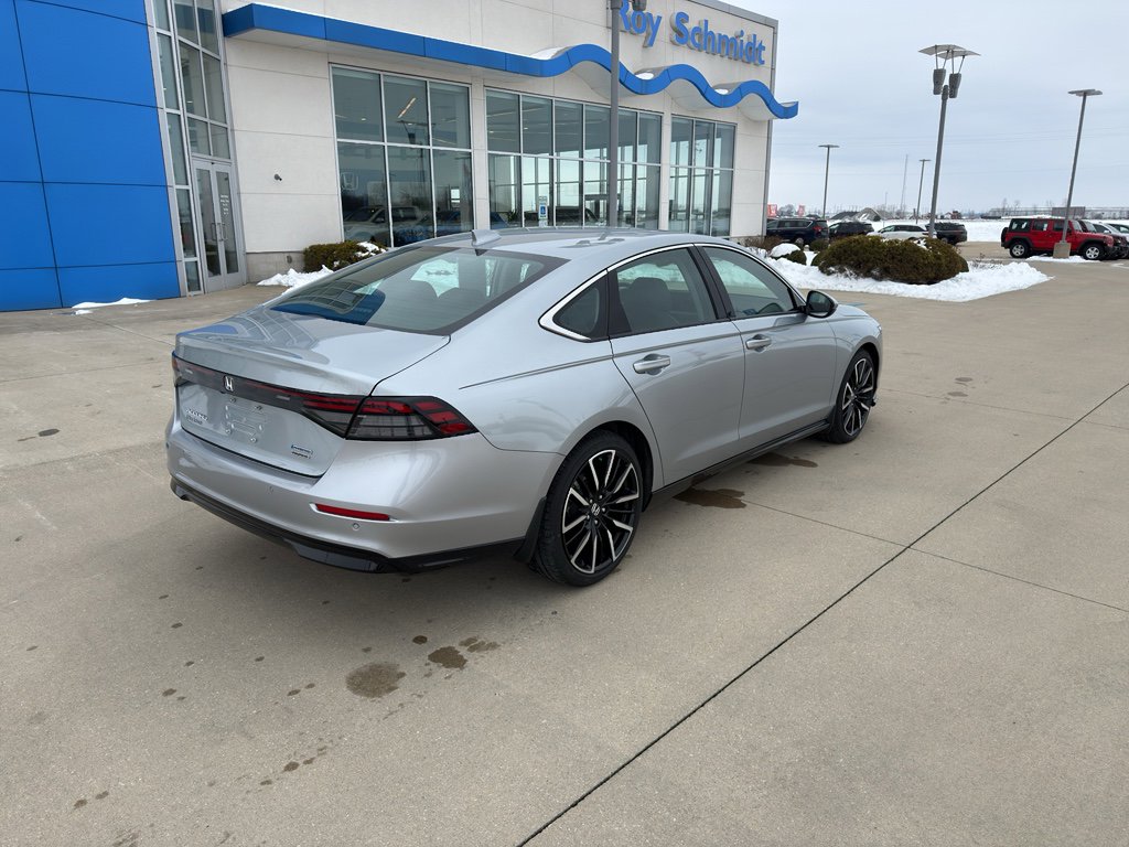 Used 2024 Honda Accord Touring image 5
