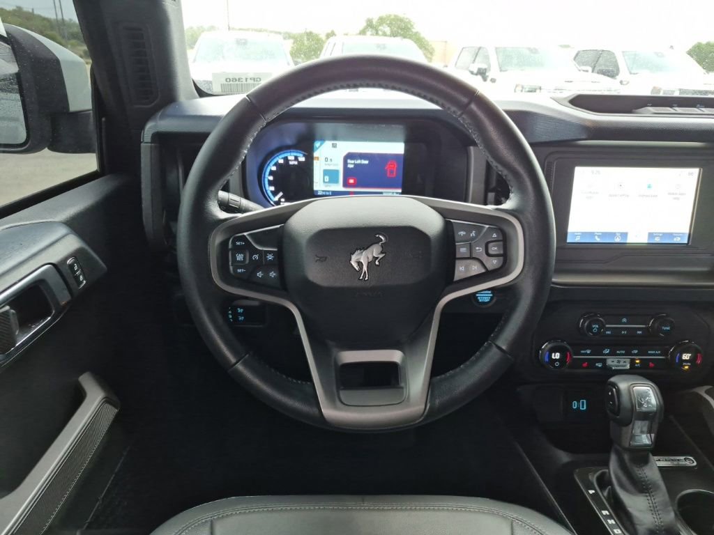 Used 2023 Ford Bronco Outer Banks image 25