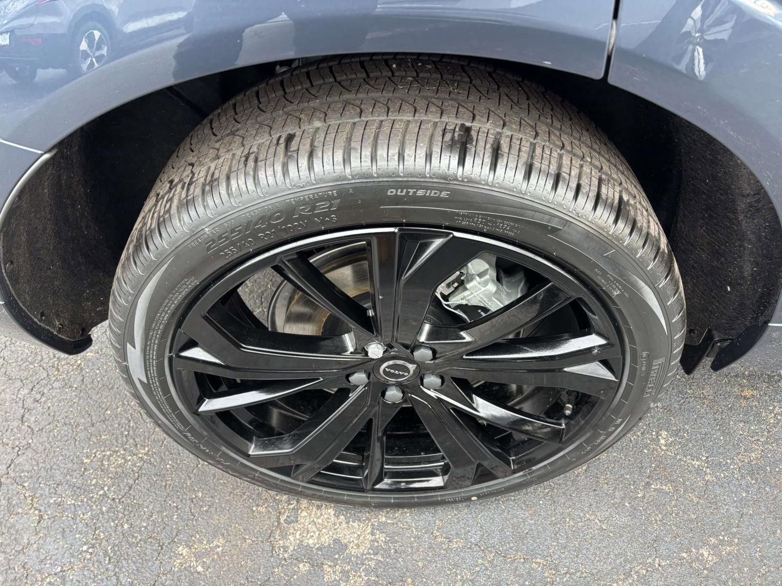 New 2026 Volvo XC60 T8 Ultra w/ Protection Package Premier image 9