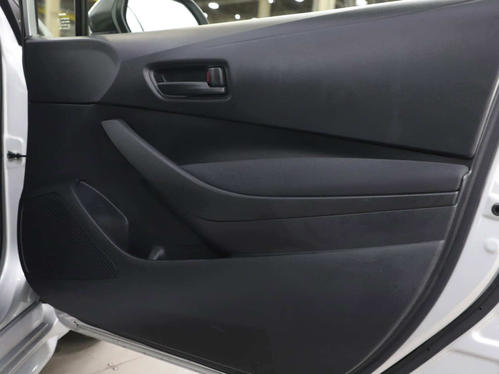 Used 2024 Toyota Corolla LE image 9