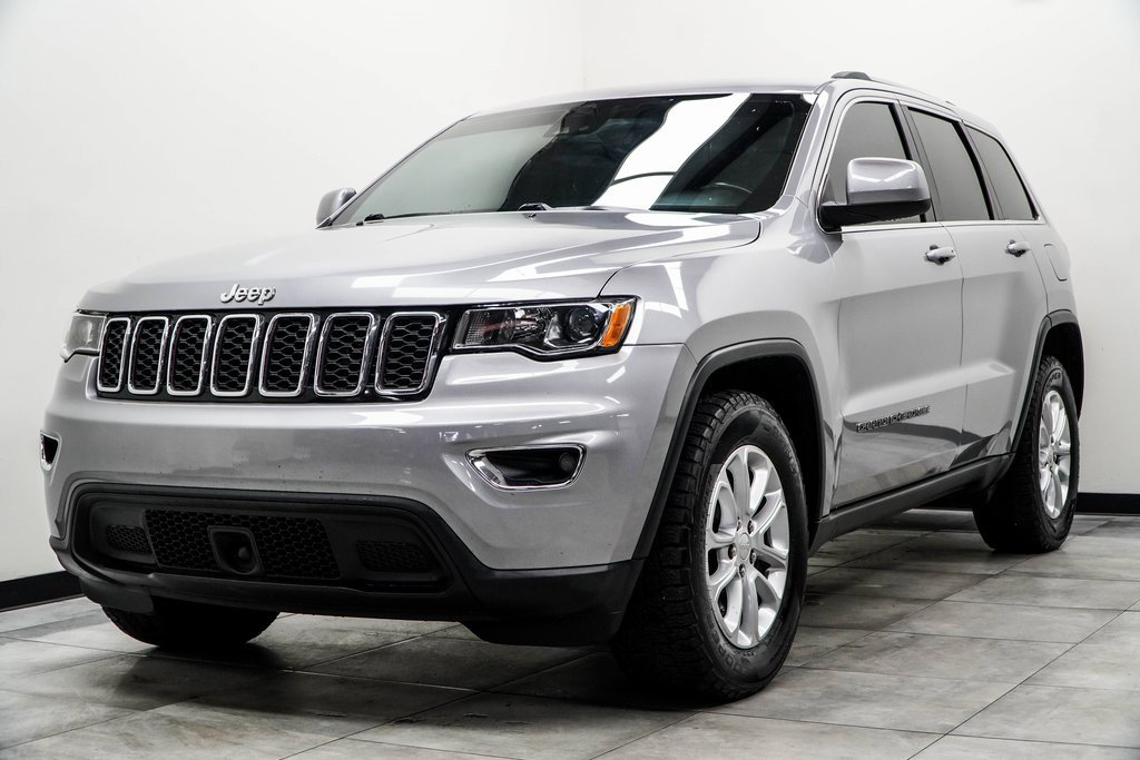 Used 2021 Jeep Grand Cherokee Laredo image 6