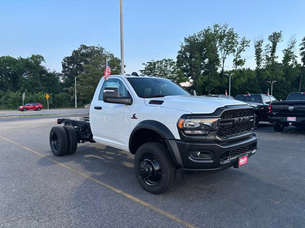 New 2024 RAM 5500 Tradesman w/ Safety Group AWD/4WD image 9