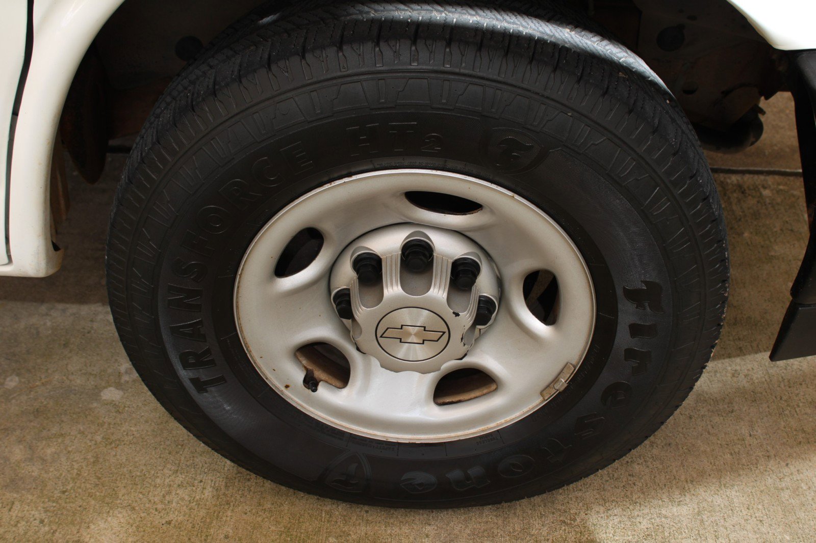 Used 2020 Chevrolet Express 2500 w/ Driver Convenience Package image 24