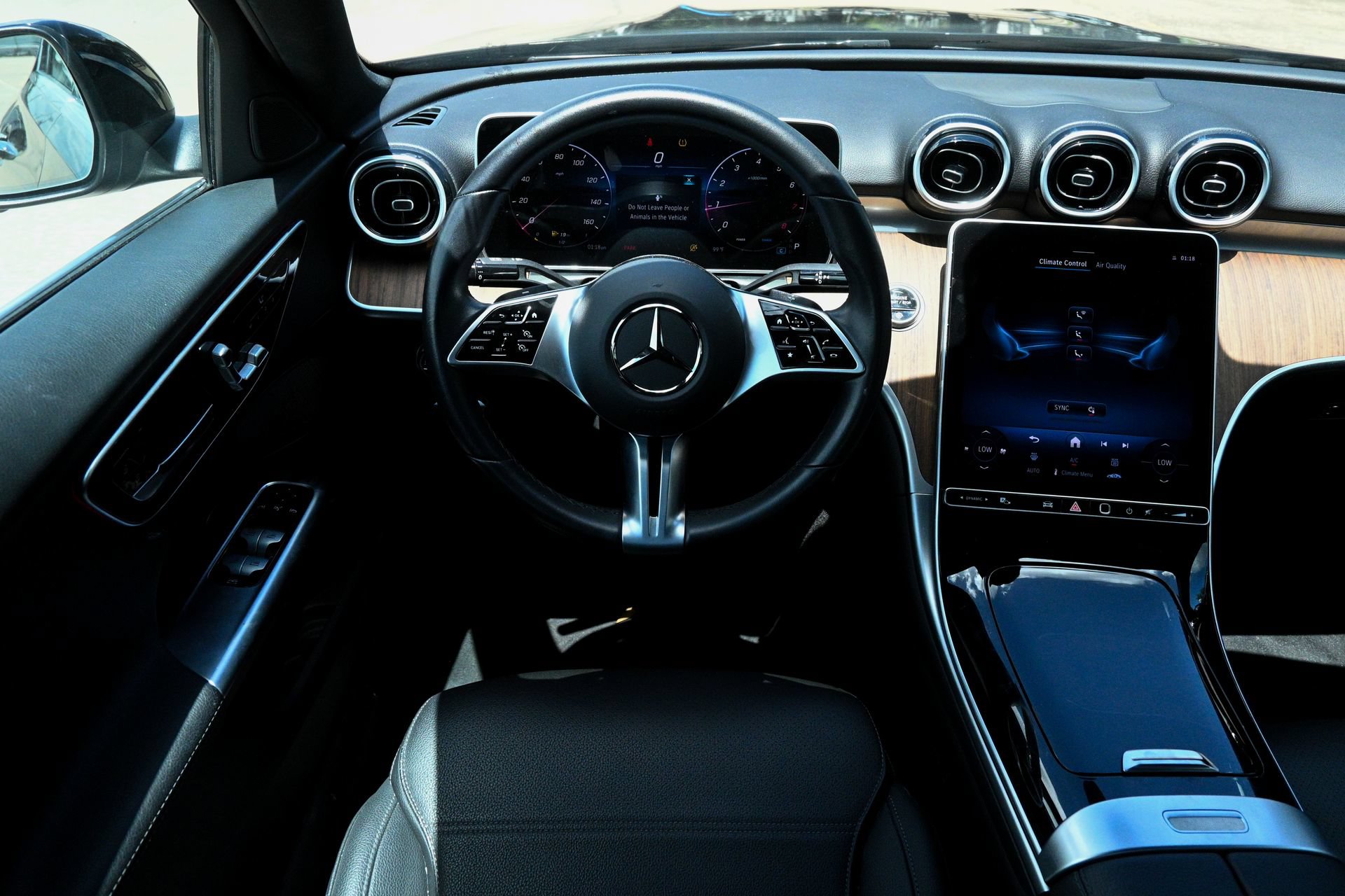 Used 2025 Mercedes-Benz C 300 Sedan image 10