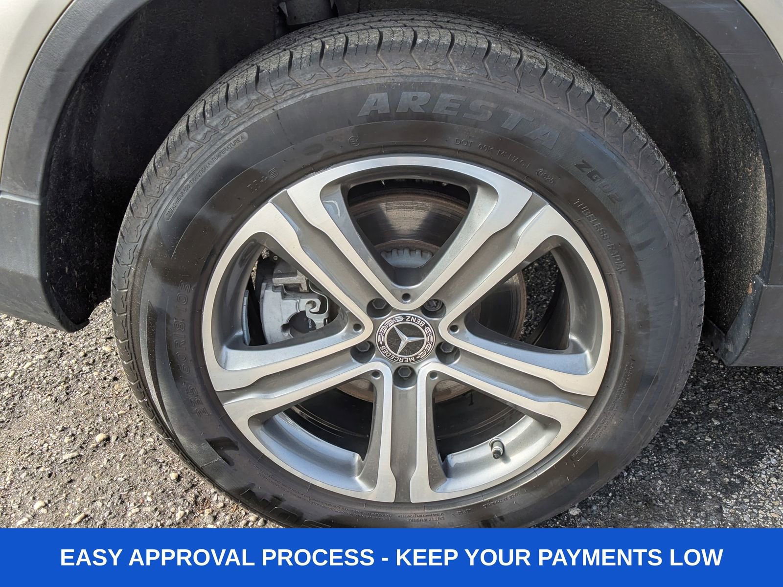 Used 2019 Mercedes-Benz GLC 300 4MATIC w/ Premium Package image 11