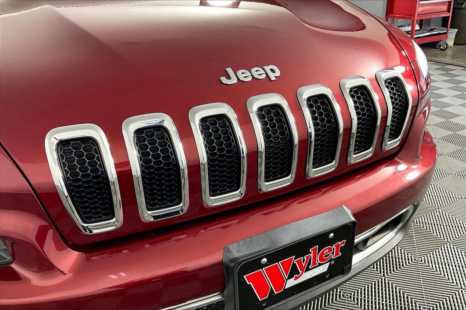 Used 2017 Jeep Cherokee Limited image 33