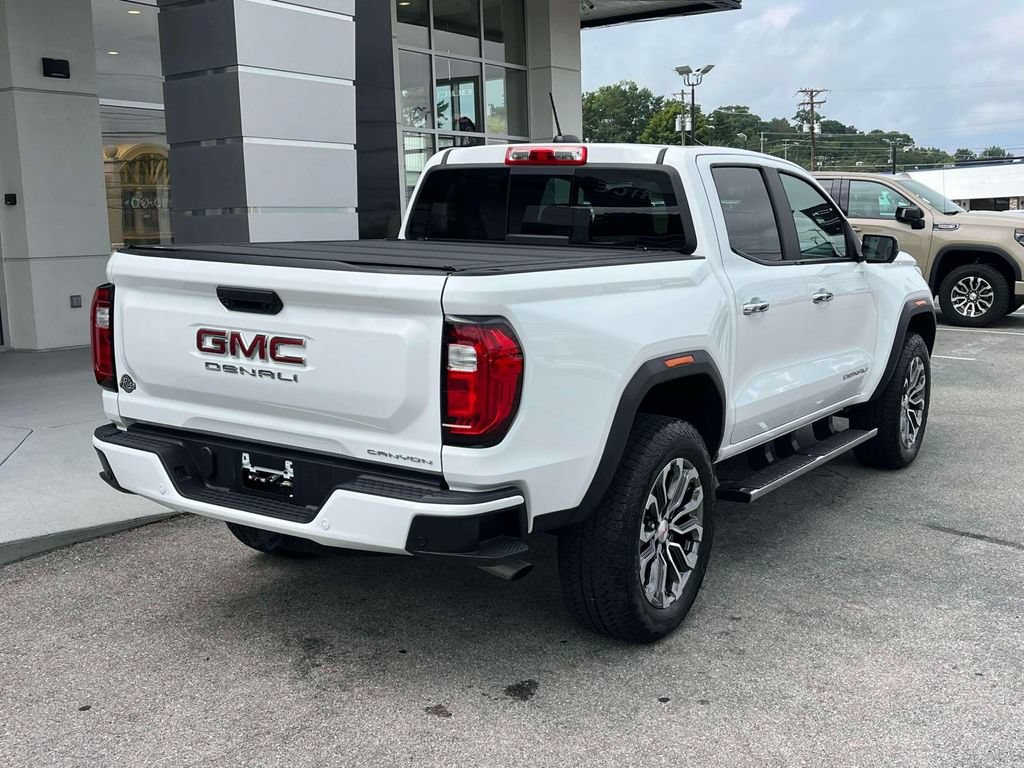 Certified 2023 GMC Canyon Denali AWD/4WD image 3
