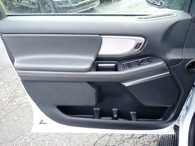 Used 2025 Ford Expedition Active image 23