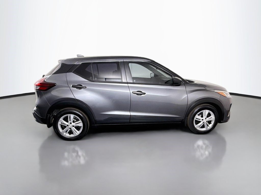 Used 2021 Nissan Kicks S FWD image 11