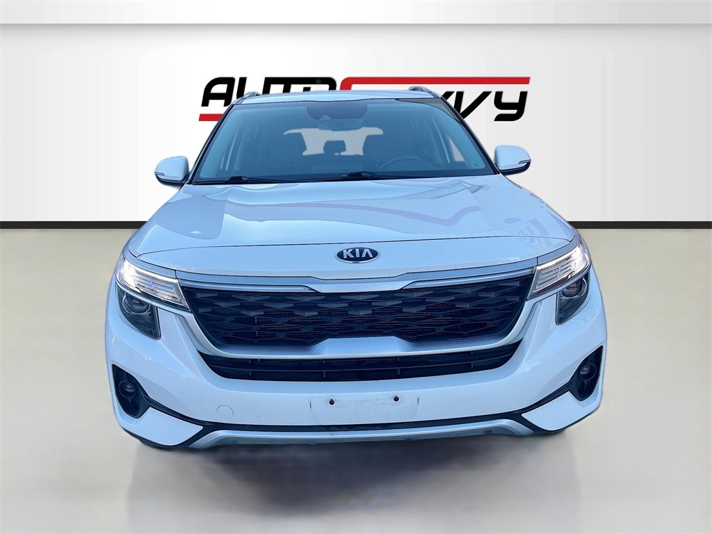 Used 2021 Kia Seltos EX image 2