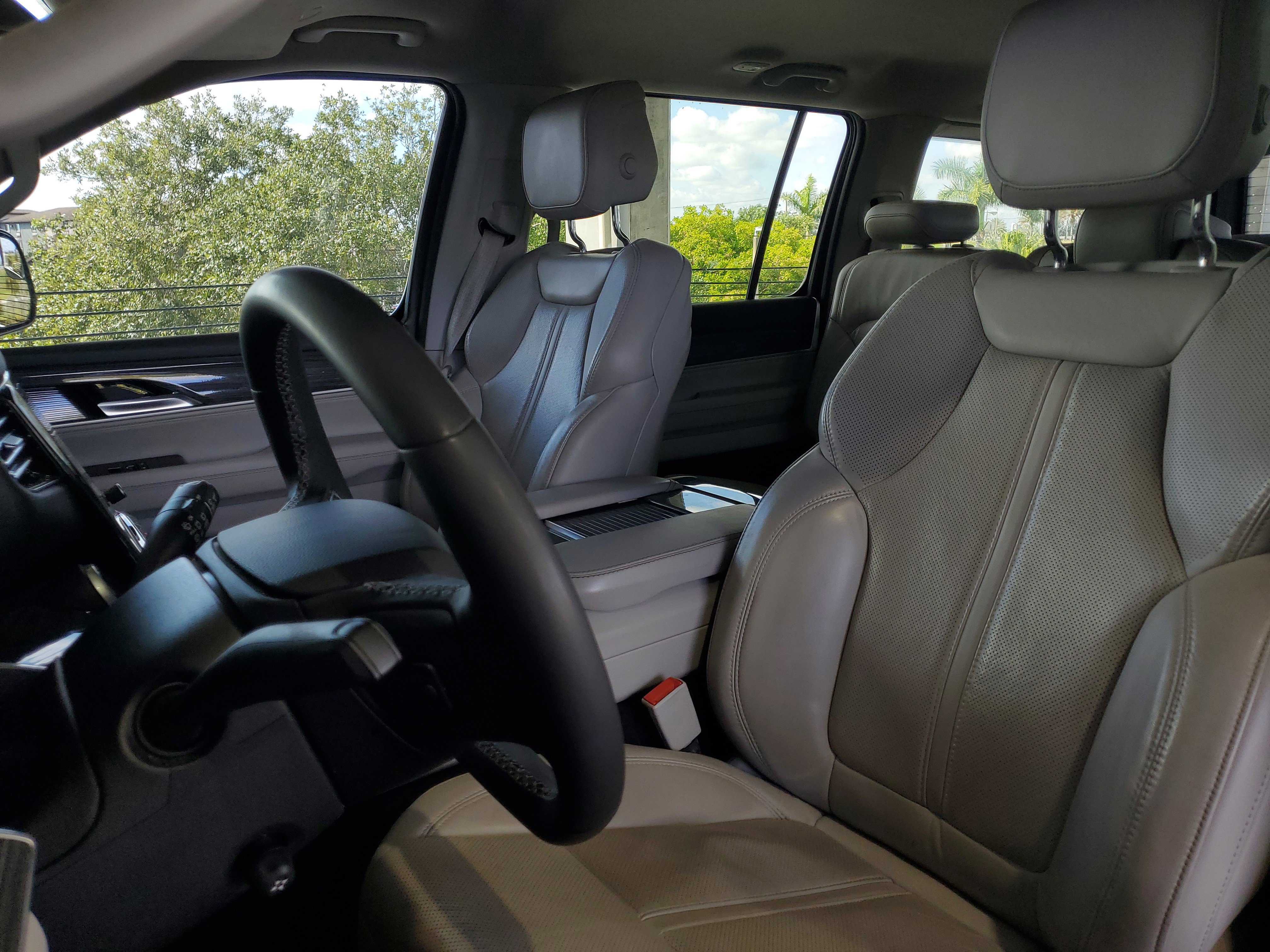 Certified 2022 Jeep Wagoneer Series III RWD image 18
