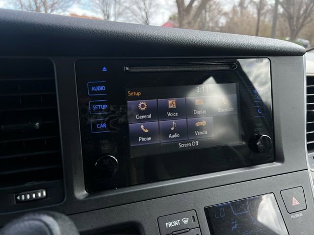 Used 2017 Toyota Sienna L FWD image 39