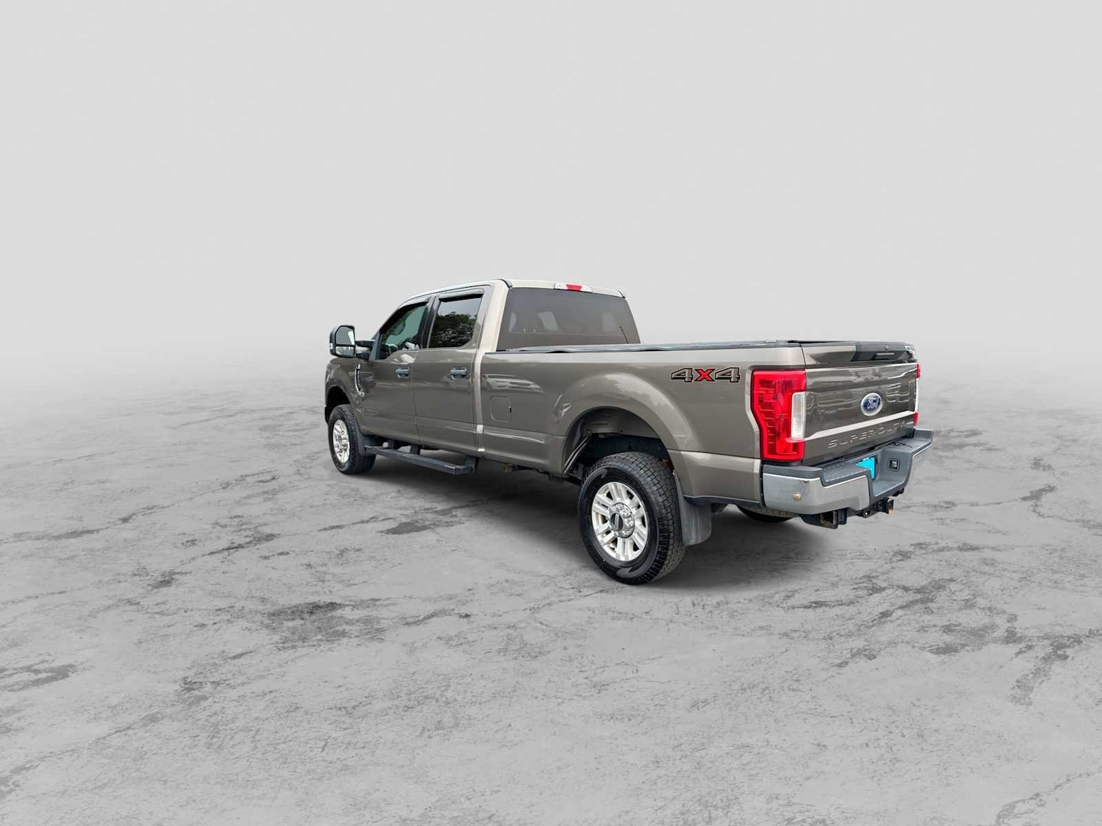 Used 2018 Ford F250 XLT AWD/4WD image 6
