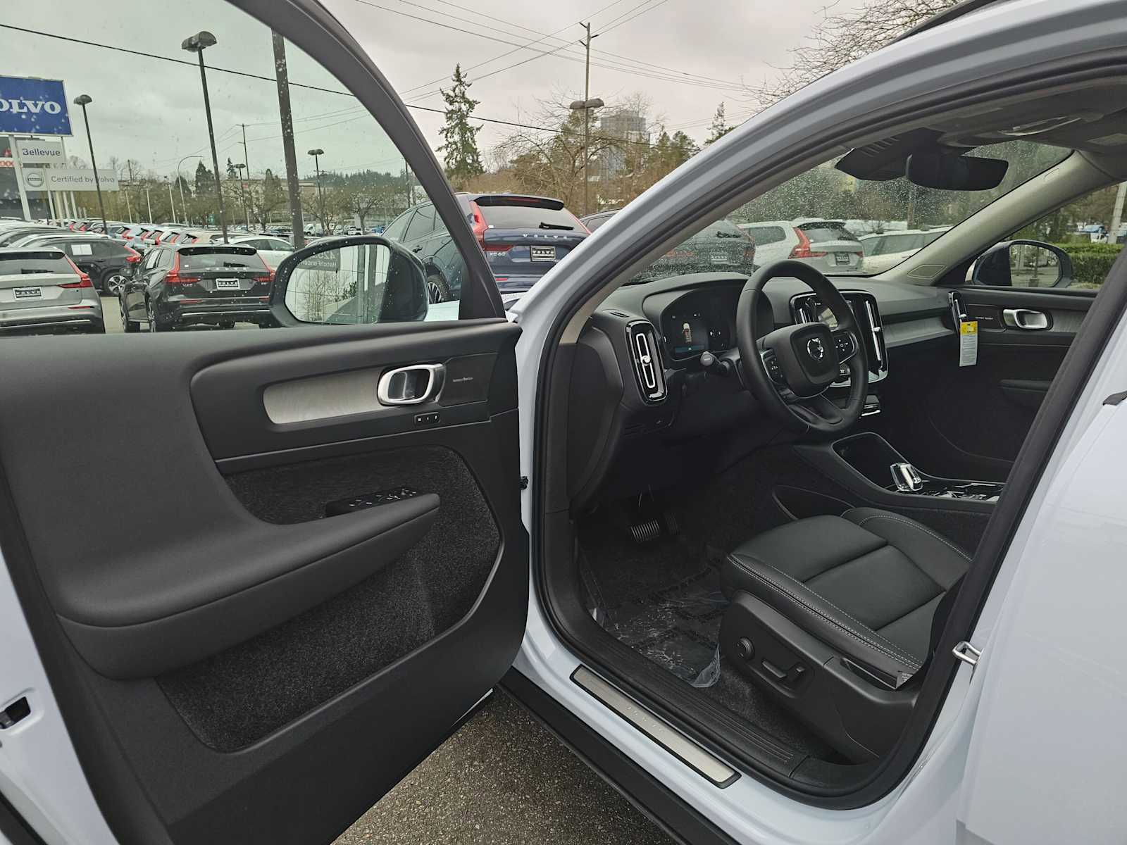 New 2026 Volvo XC40 B5 Plus w/ Protection Package Premier image 22