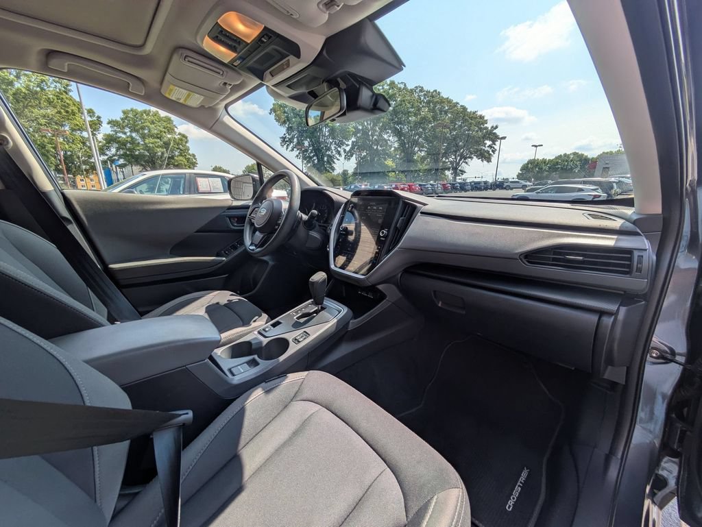 Used 2025 Subaru Crosstrek 2.5i Premium AWD/4WD image 31