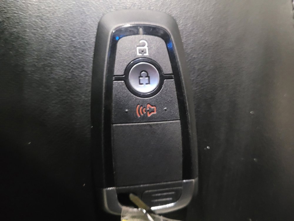 Used 2021 Ford Explorer XLT AWD/4WD image 32