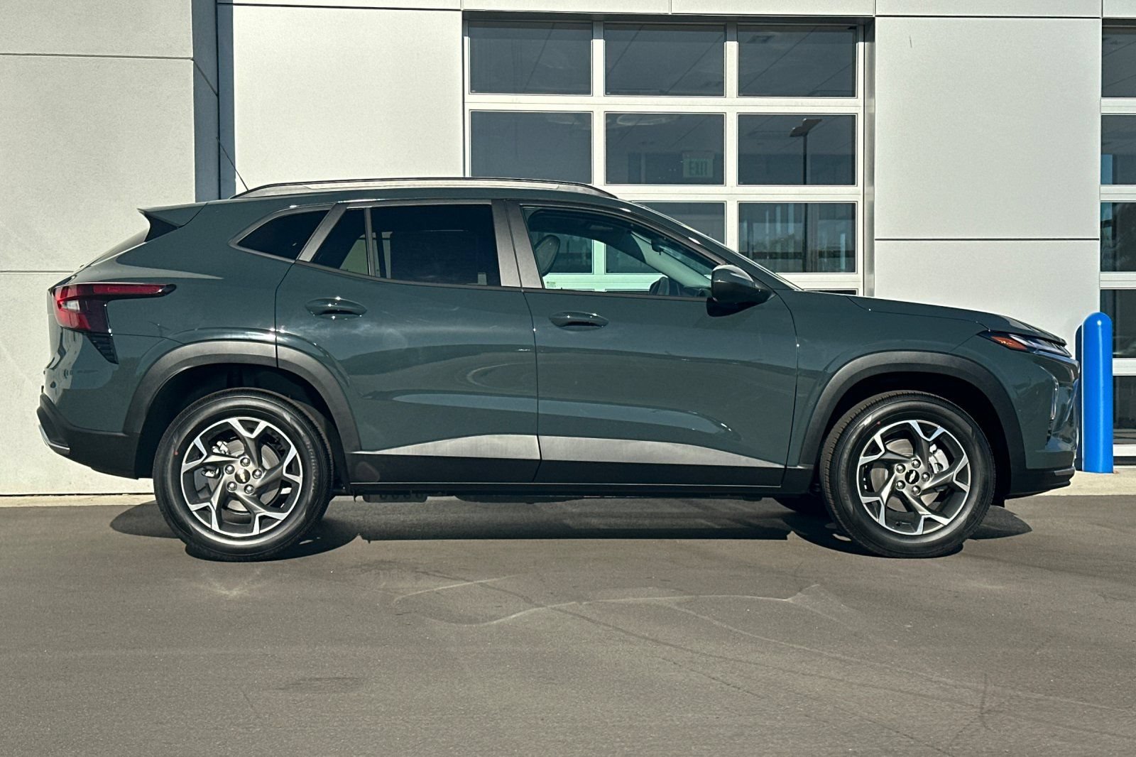 New 2026 Chevrolet Trax LT FWD image 3