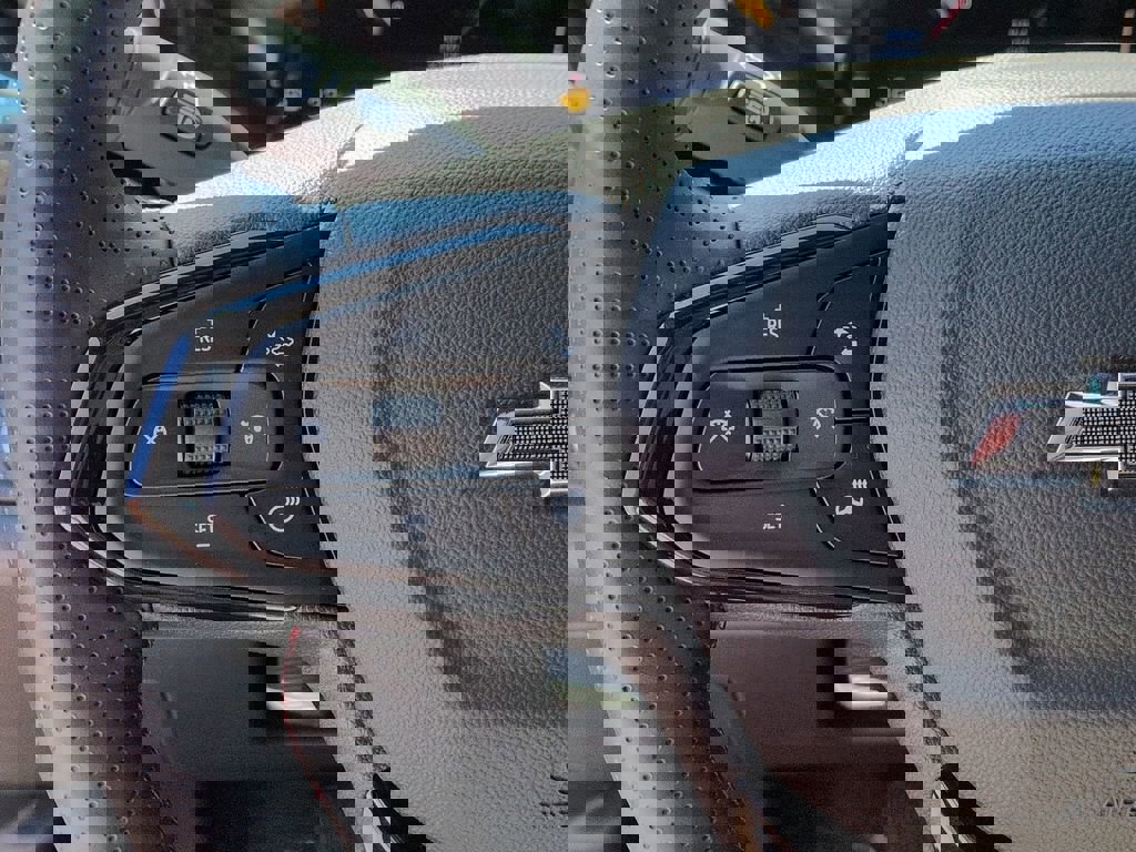 New 2026 Chevrolet Trax RS w/ Sunroof Package image 25