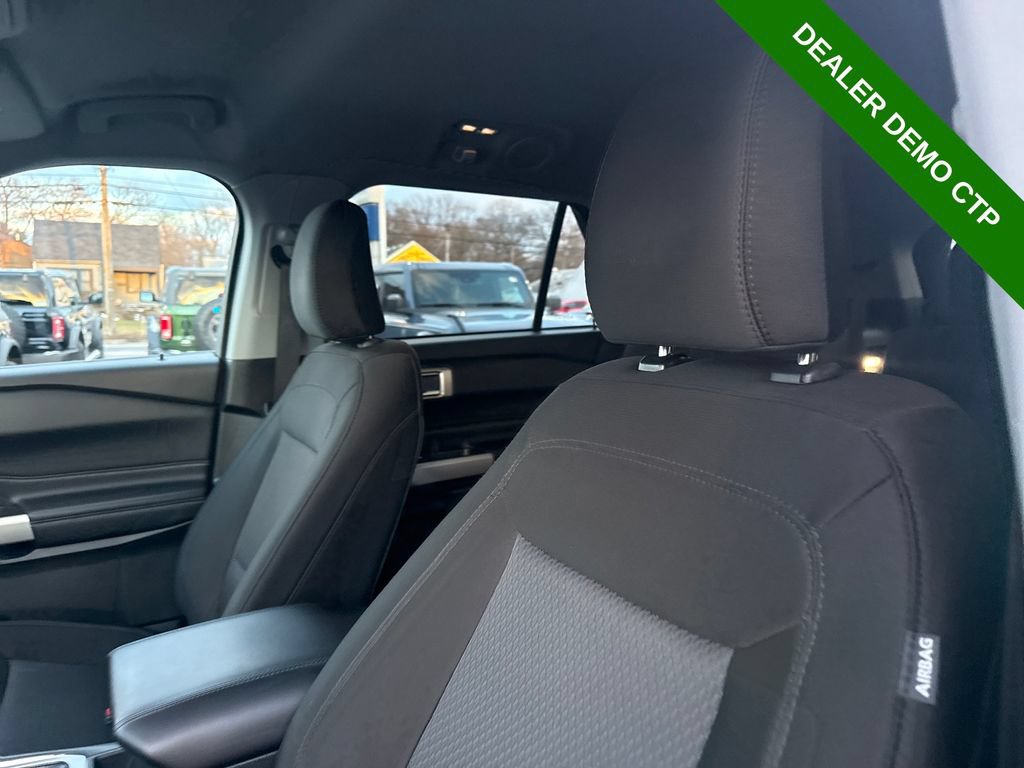Used 2023 Ford Explorer XLT AWD/4WD image 23