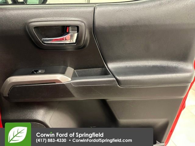 Used 2022 Toyota Tacoma Limited image 15