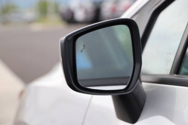 Used 2025 Nissan Versa SV FWD image 9