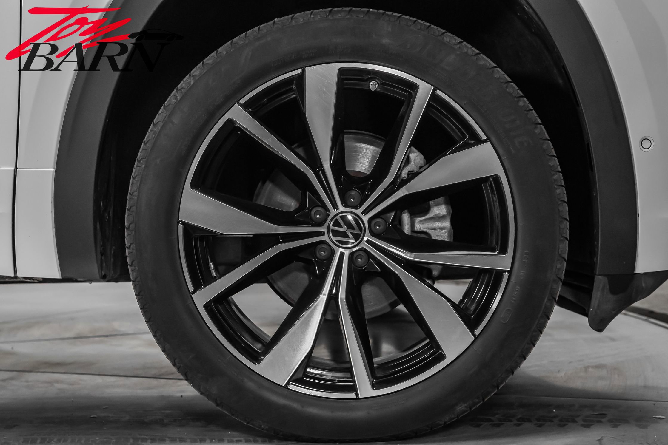 Used 2024 Volkswagen Atlas SEL Premium R-Line image 18