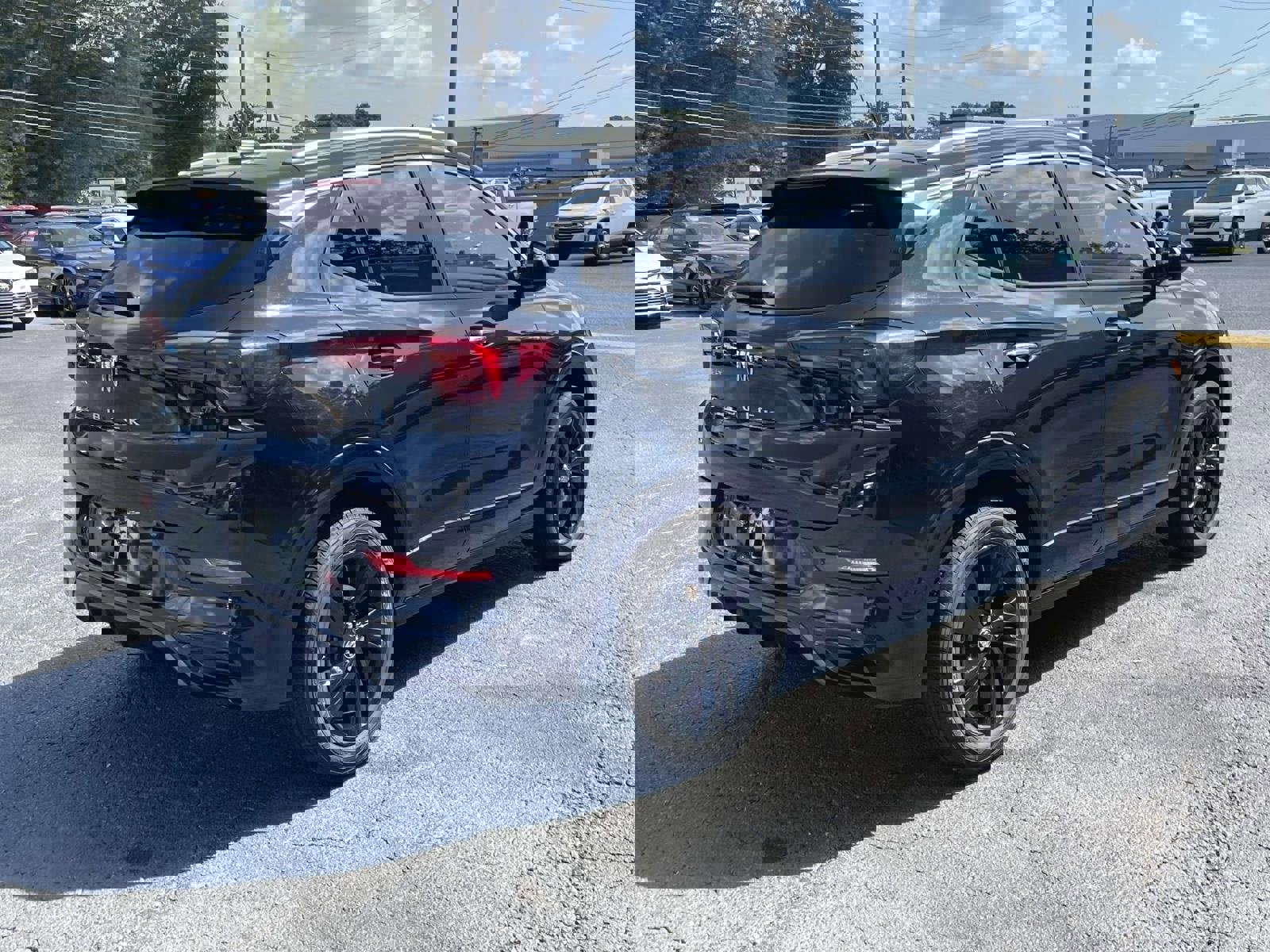 Used 2024 Buick Encore GX Sport Touring image 3