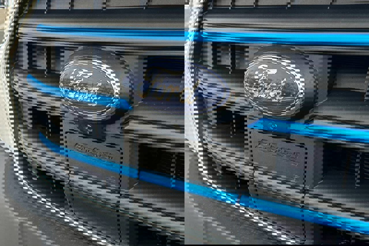 Used 2022 Ford E-Transit 148 High Roof w/ Load Area Protection Package image 9