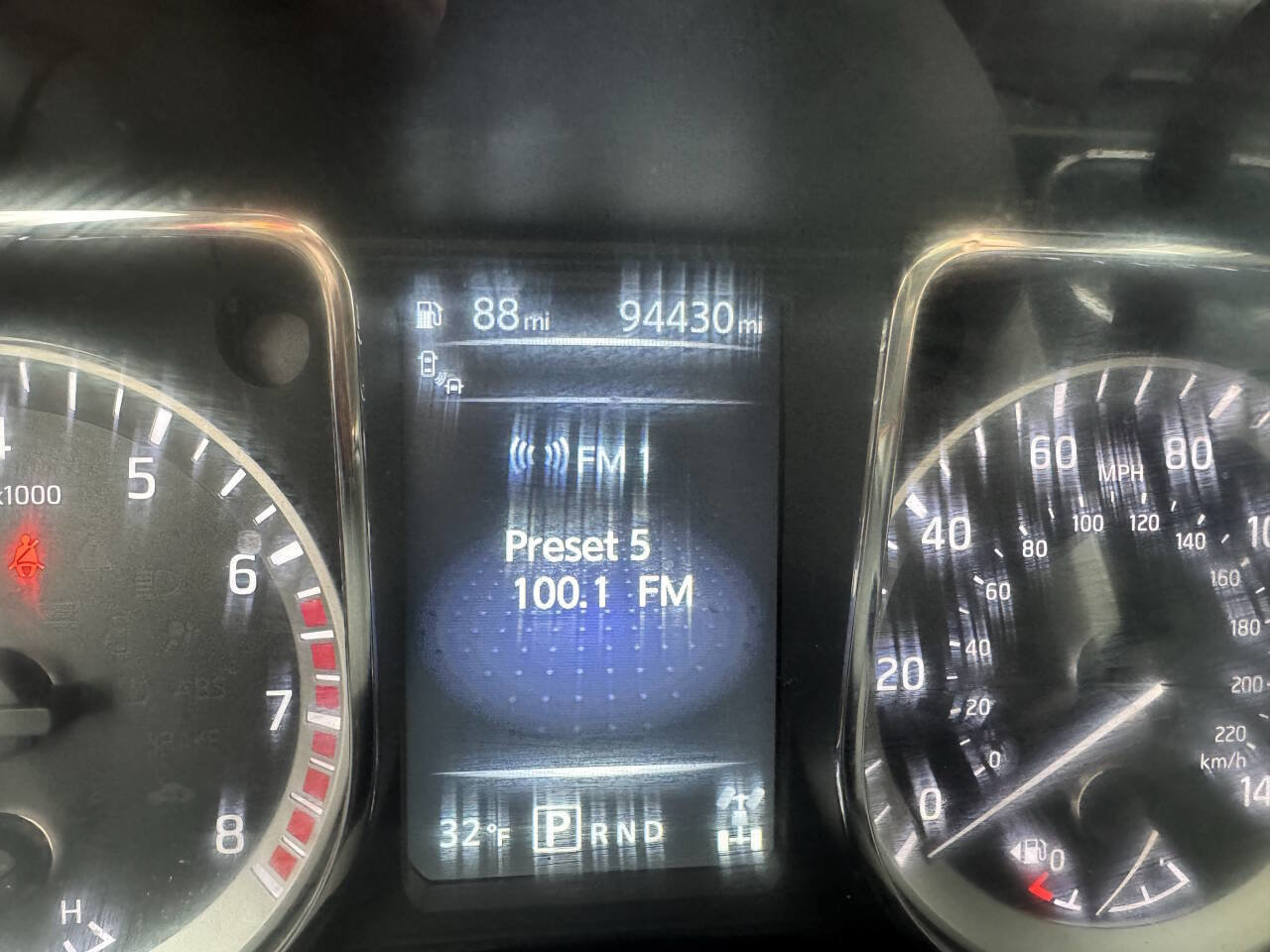 Used 2018 Nissan Titan SV w/ SV Convenience Package image 13