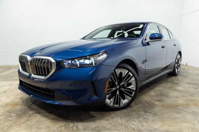 Certified 2026 BMW 530i xDrive AWD/4WD image 8