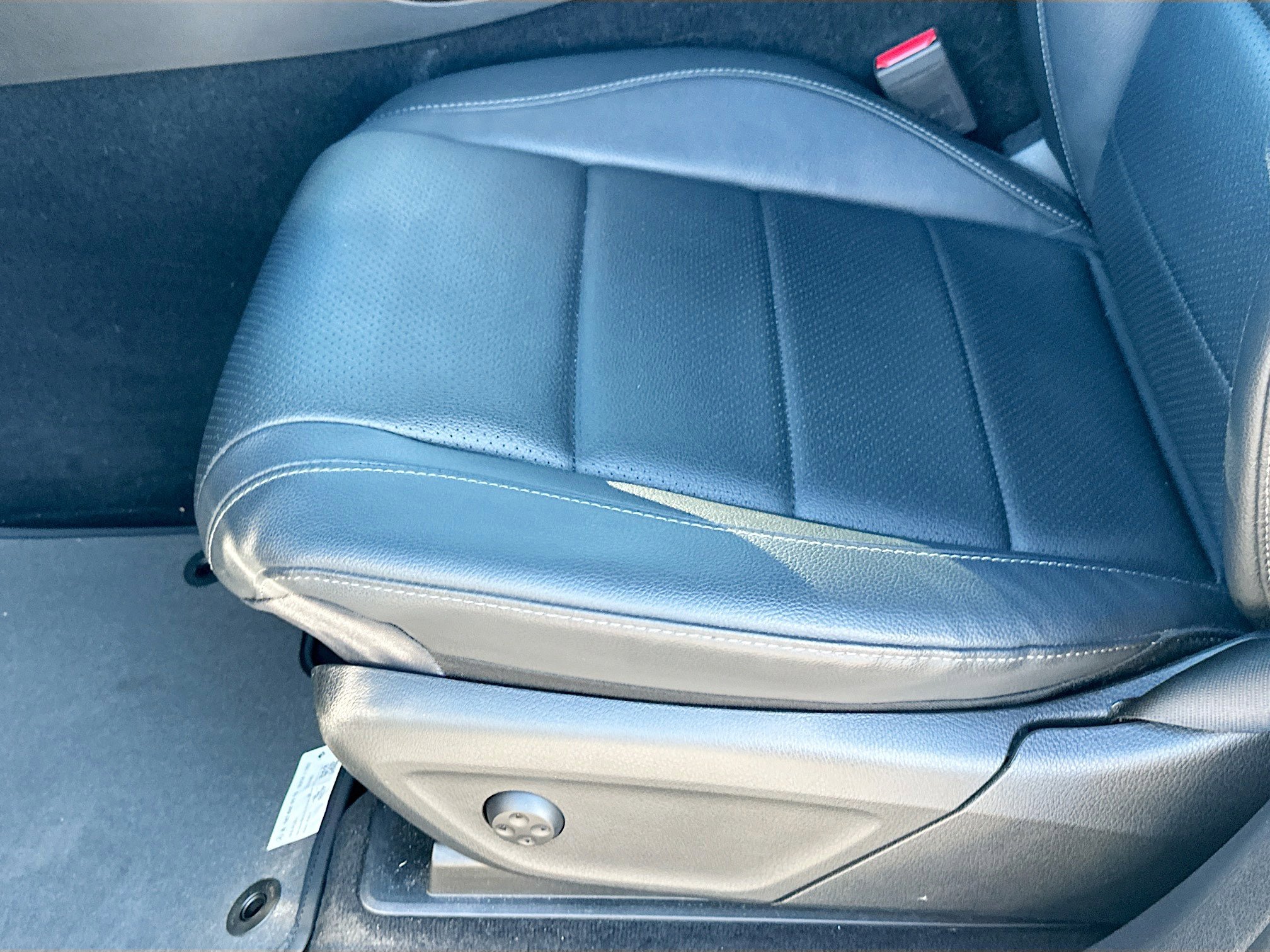 Used 2023 Mercedes-Benz GLE 350 w/ Premium Package image 17