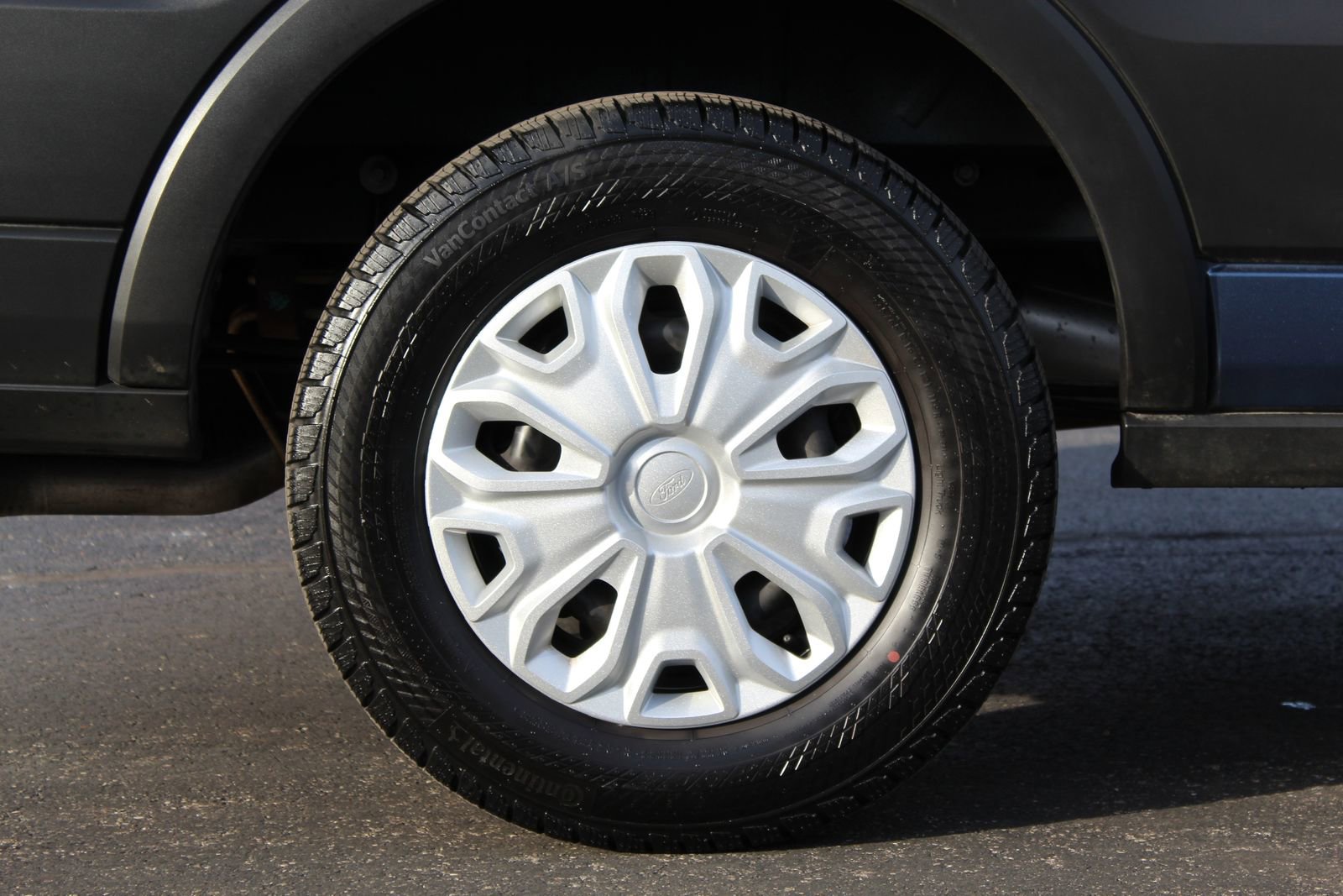 Used 2023 Ford Transit 350 XLT image 21