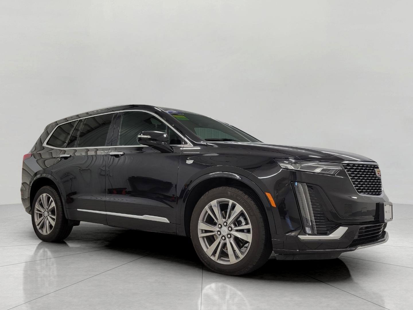 Used 2025 Cadillac XT6 Premium Luxury image 1