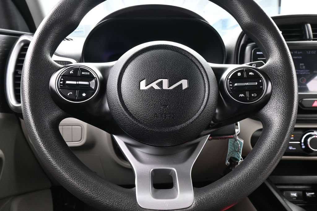 Used 2023 Kia Soul LX FWD image 22