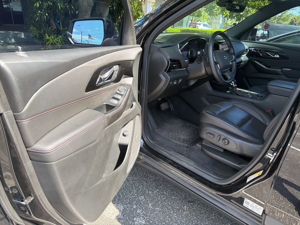 Used 2023 Chevrolet Traverse RS FWD image 20