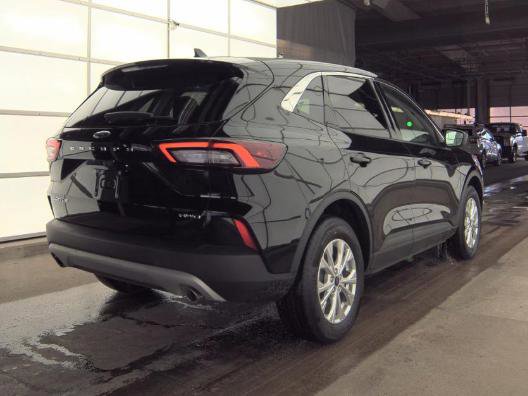 Used 2023 Ford Escape Active image 9