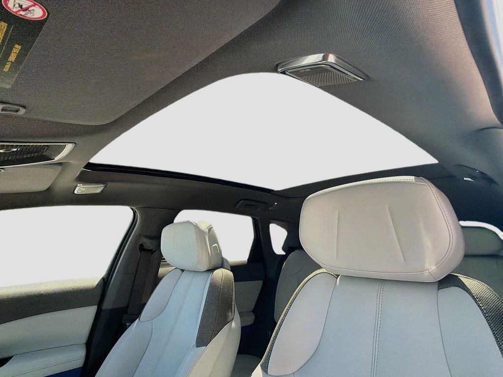 Certified 2025 Cadillac Optiq Sport 1 w/ LPO, ONYX Package AWD/4WD image 28