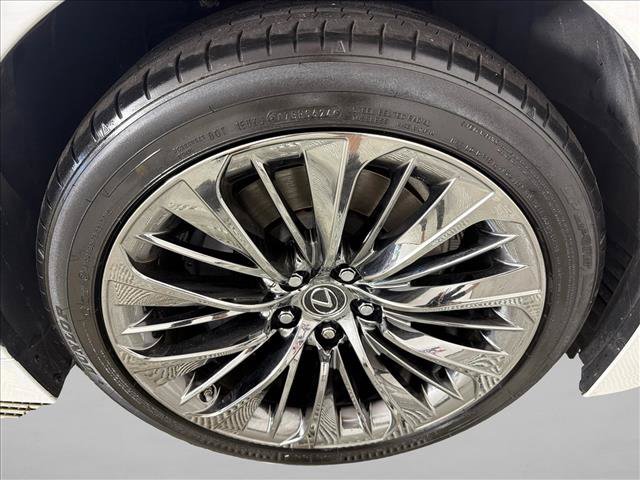 Used 2022 Lexus LS 500 w/ Interior Upgrade Package RWD image 14