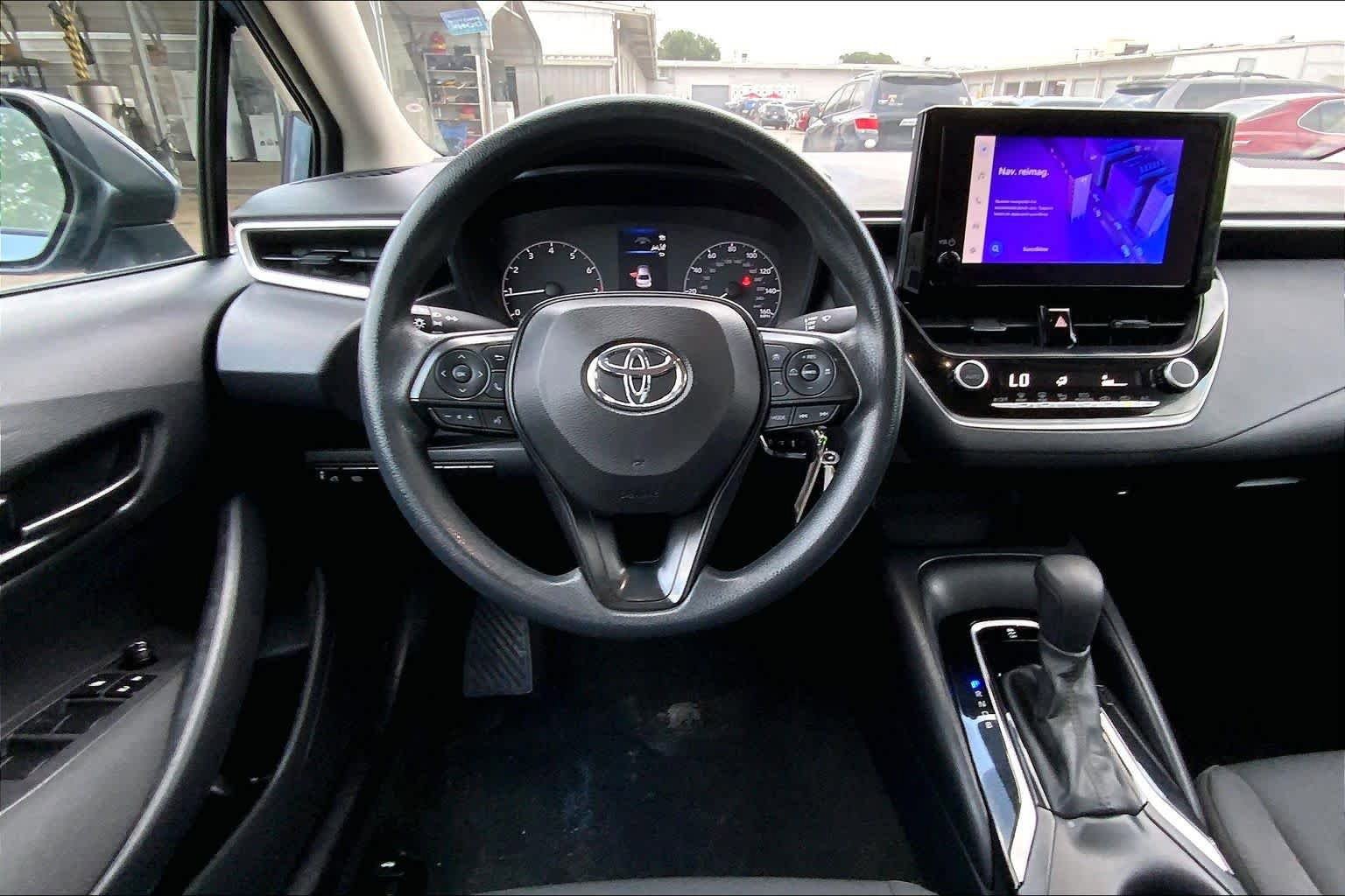 Used 2024 Toyota Corolla LE FWD image 6