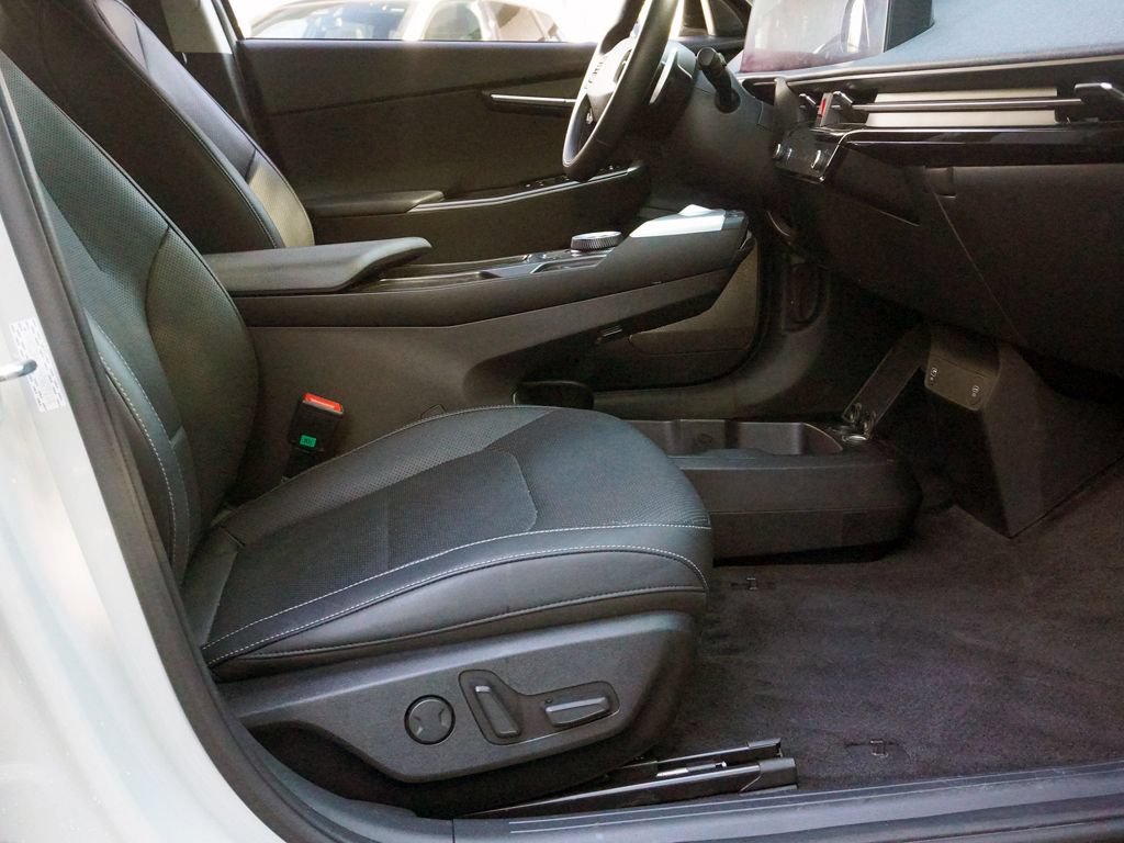 Used 2022 Kia EV6 Wind RWD image 27