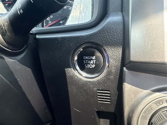 Used 2020 Toyota 4Runner SR5 Premium w/ Moonroof Package AWD/4WD image 17