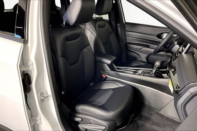 New 2026 Jeep Compass Latitude AWD/4WD image 11