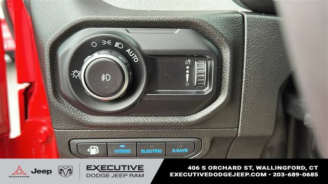 Used 2024 Jeep Wrangler Unlimited w/ Convenience Group AWD/4WD image 19