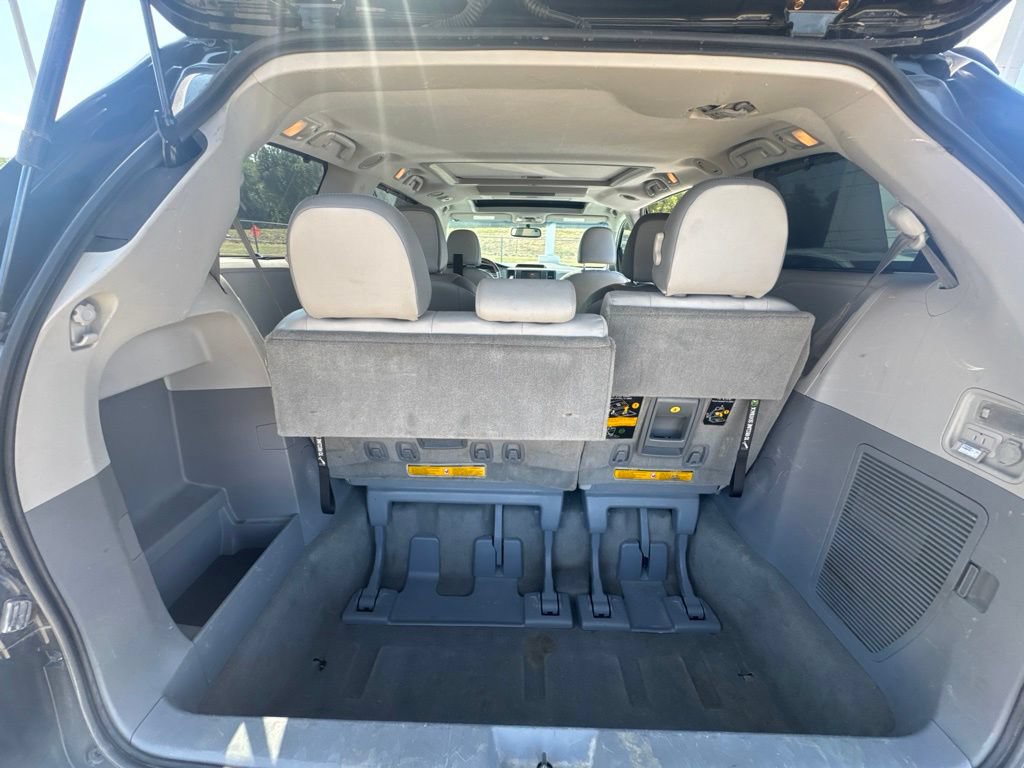 Used 2012 Toyota Sienna Limited w/ Premium Pkg AWD/4WD image 7