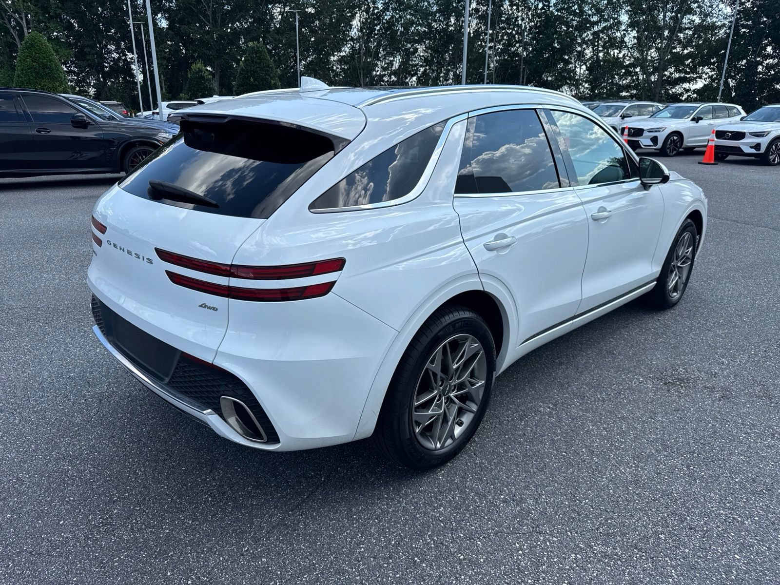 Used 2025 Genesis GV70 2.5T w/ Advanced Package AWD/4WD image 7