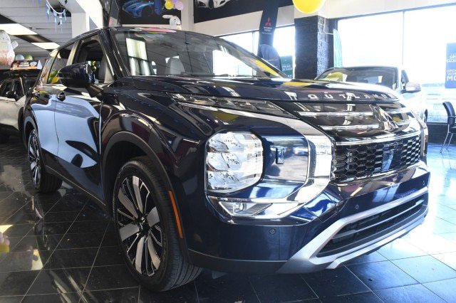 New 2026 Mitsubishi Outlander SE AWD/4WD image 3